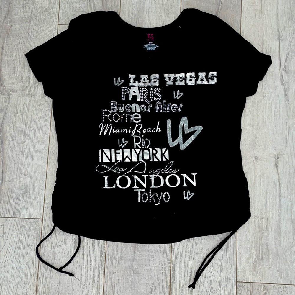LB active size 22/24 black stretchy graphic tshirt